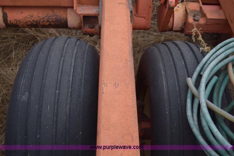 image for item E6211 Sunflower 3690-45 9x5 sweep plow
