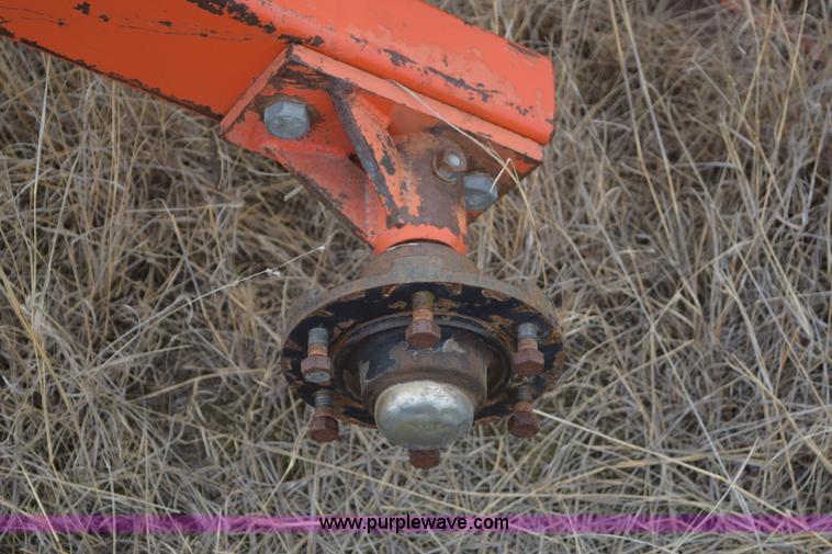 image for item E6211 Sunflower 3690-45 9x5 sweep plow