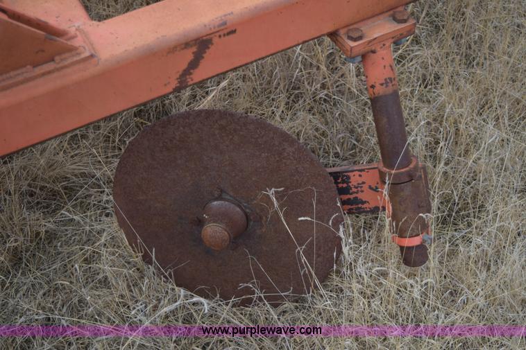 image for item E6211 Sunflower 3690-45 9x5 sweep plow