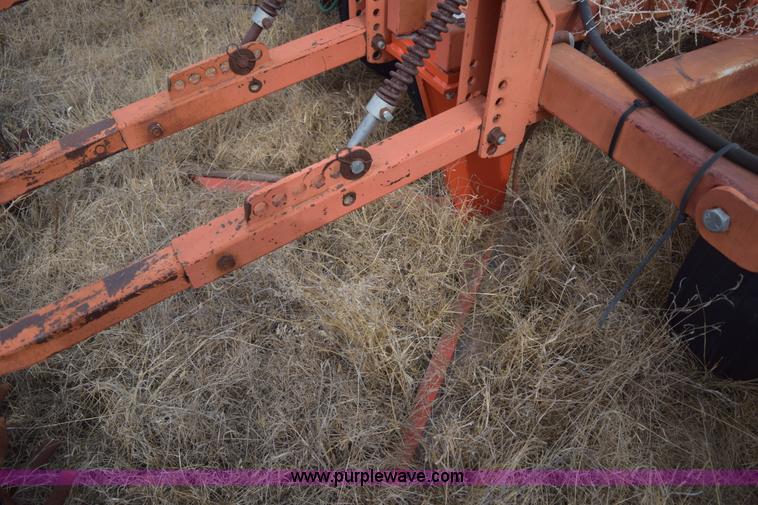 image for item E6211 Sunflower 3690-45 9x5 sweep plow