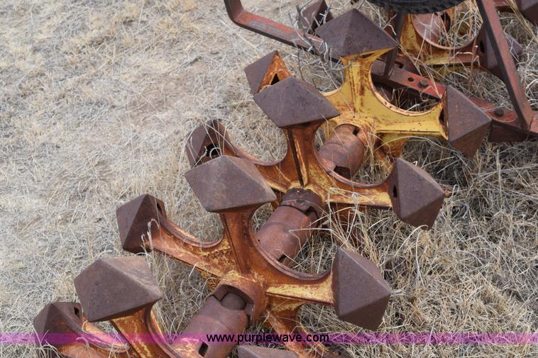 image for item E6213 (2) Sunflower Diamond packers