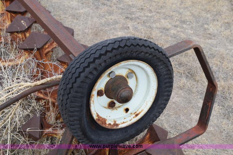 image for item E6213 (2) Sunflower Diamond packers