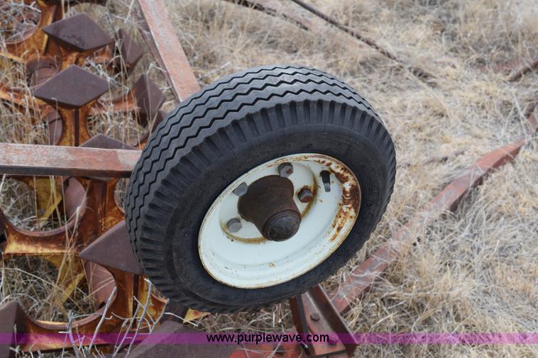 image for item E6213 (2) Sunflower Diamond packers