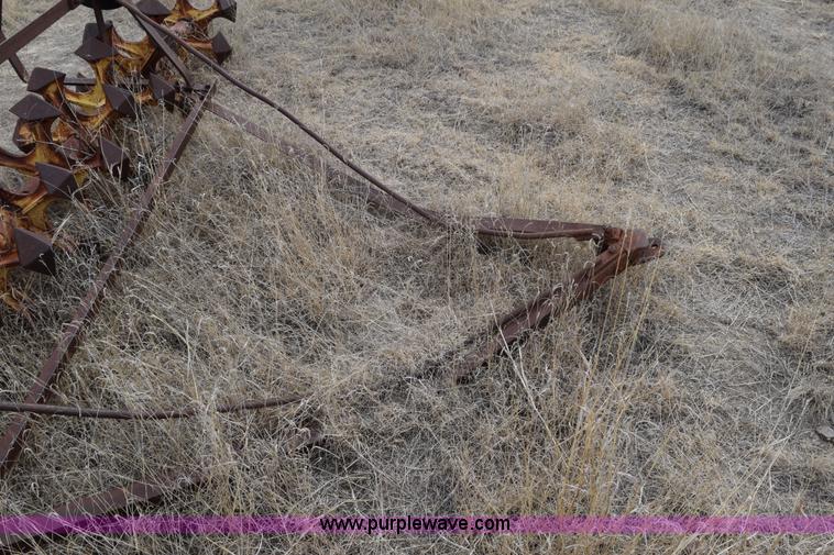 image for item E6213 (2) Sunflower Diamond packers