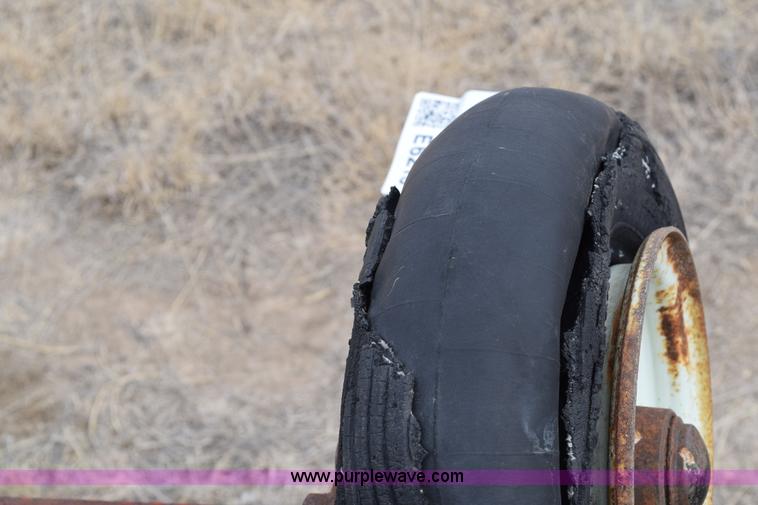 image for item E6213 (2) Sunflower Diamond packers