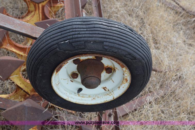 image for item E6213 (2) Sunflower Diamond packers