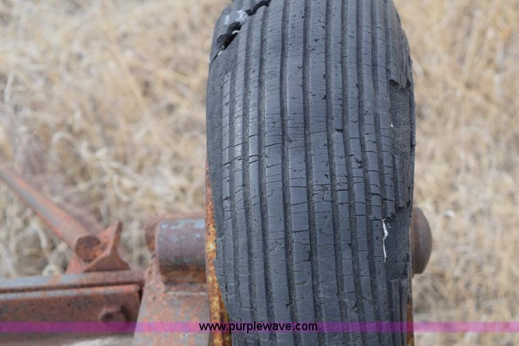 image for item E6213 (2) Sunflower Diamond packers