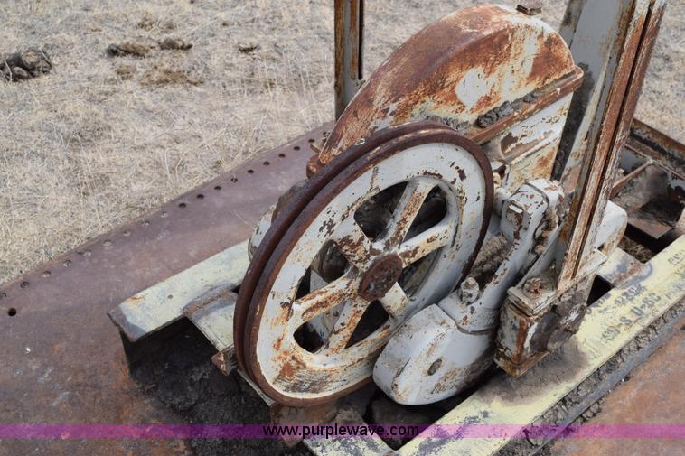 image for item E6214 Jensen straight lift pump jack