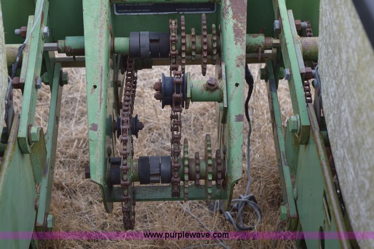 image for item E6220 John Deere 7100 planter