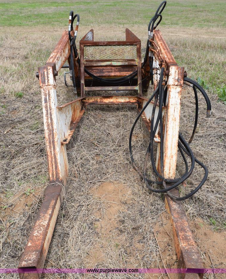 image for item E6291 Great Bend loader