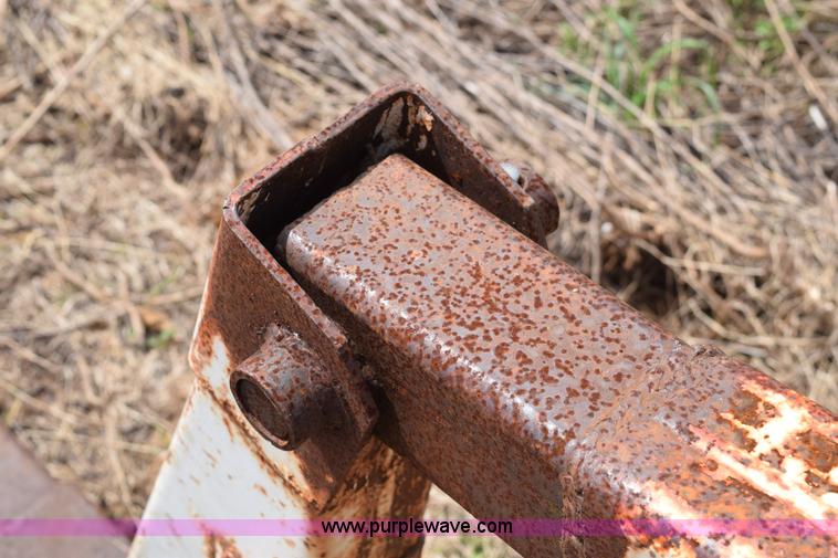 image for item E6291 Great Bend loader