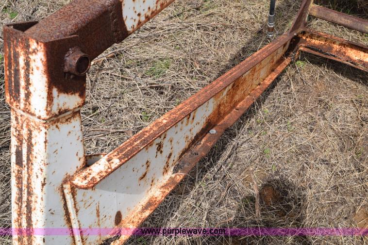 image for item E6291 Great Bend loader