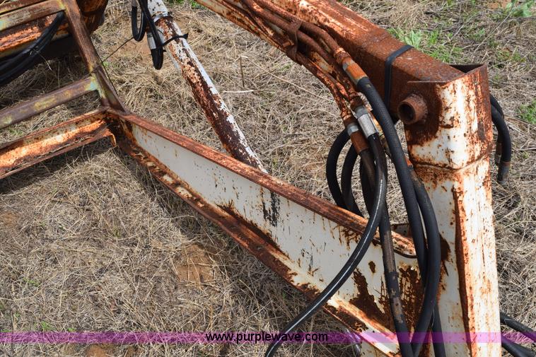 image for item E6291 Great Bend loader