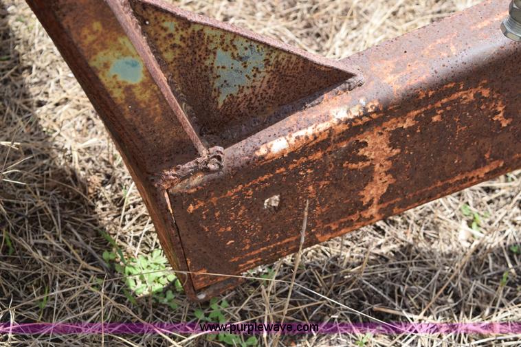 image for item E6291 Great Bend loader