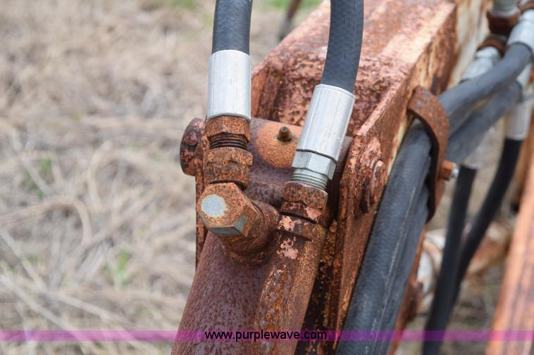 image for item E6291 Great Bend loader