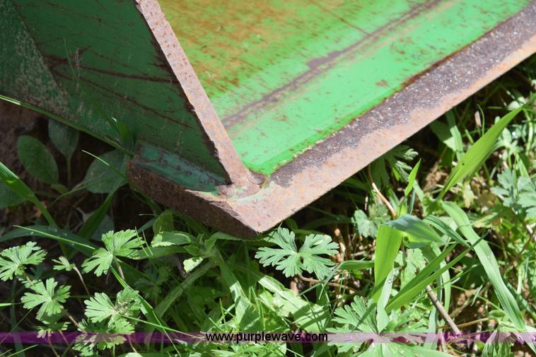 image for item E6294 John Deere 6'W bucket