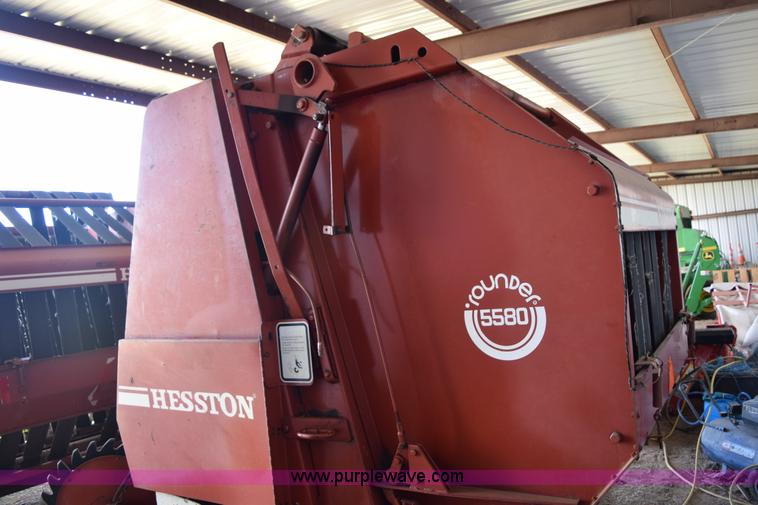 image for item E6295 1981 Hesston 5580 round baler