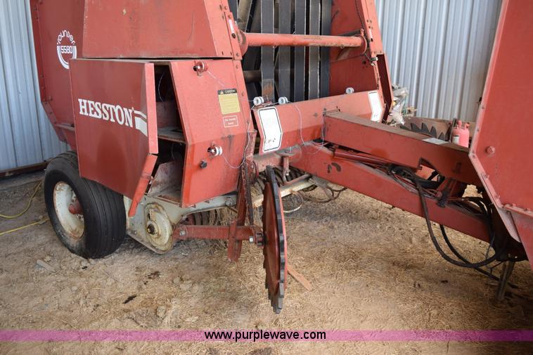 image for item E6295 1981 Hesston 5580 round baler