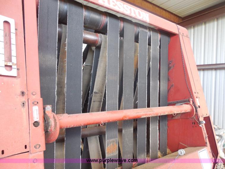 image for item E6295 1981 Hesston 5580 round baler