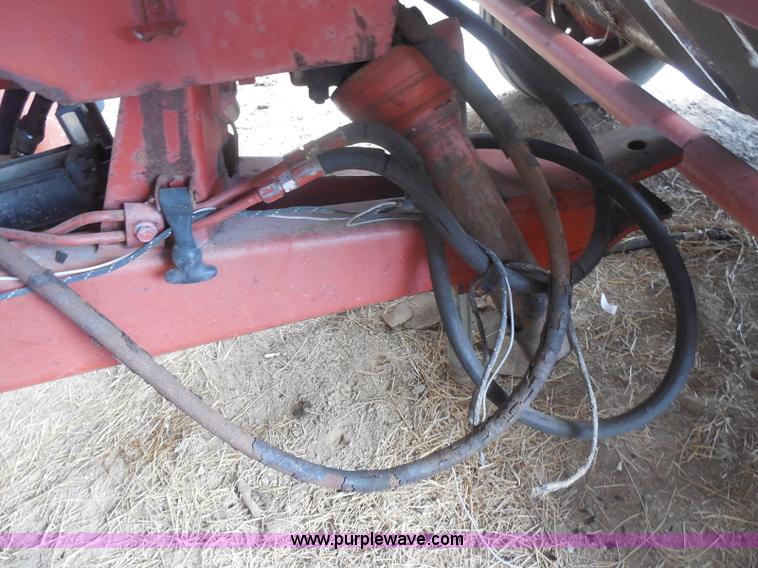 image for item E6295 1981 Hesston 5580 round baler