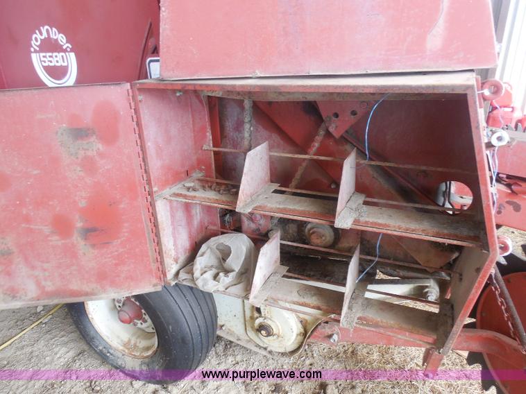 image for item E6295 1981 Hesston 5580 round baler
