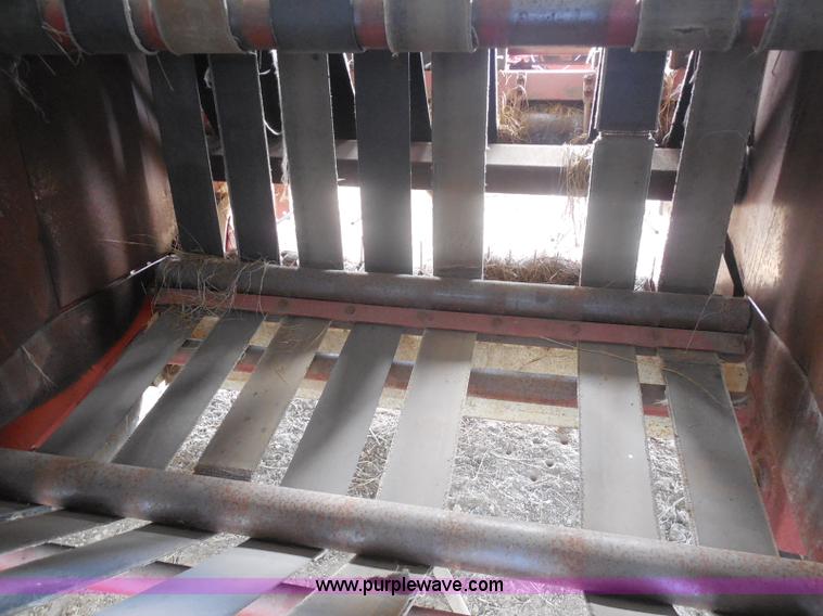 image for item E6295 1981 Hesston 5580 round baler