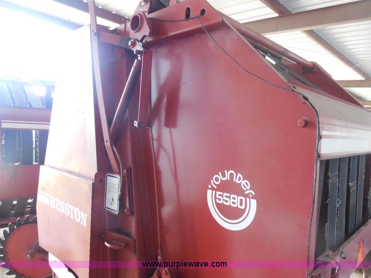 image for item E6295 1981 Hesston 5580 round baler