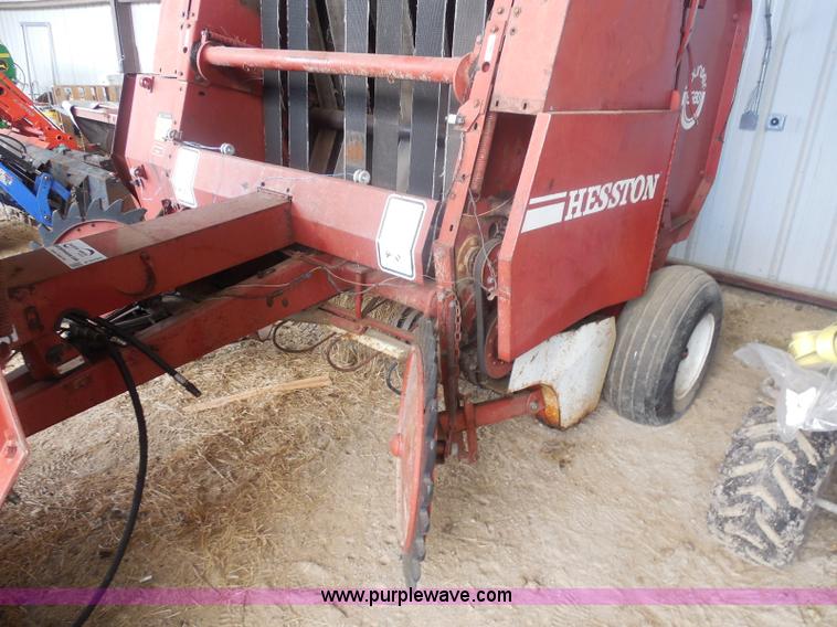 image for item E6295 1981 Hesston 5580 round baler