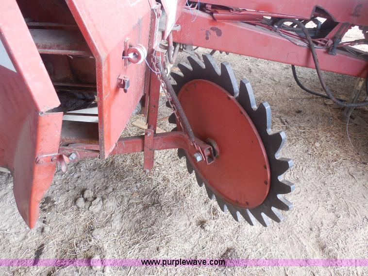 image for item E6295 1981 Hesston 5580 round baler