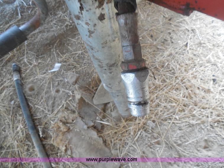 image for item E6295 1981 Hesston 5580 round baler