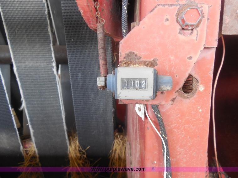 image for item E6295 1981 Hesston 5580 round baler