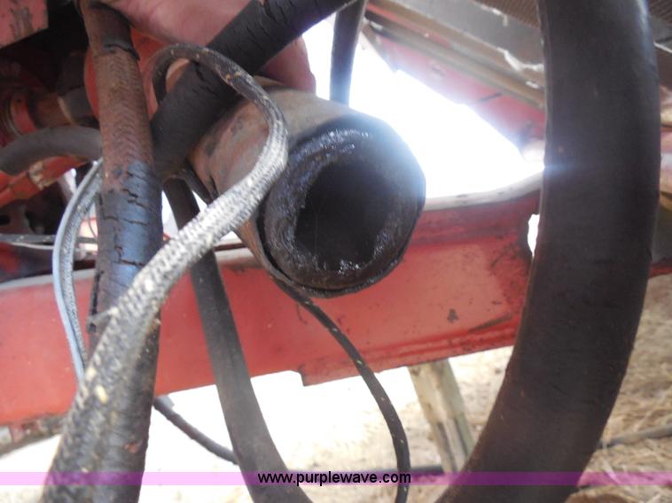 image for item E6295 1981 Hesston 5580 round baler