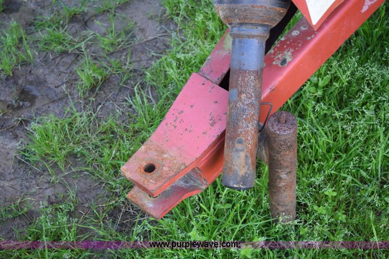 image for item E6297 1983 Hesston 5580 round baler