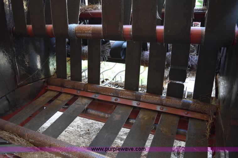 image for item E6297 1983 Hesston 5580 round baler