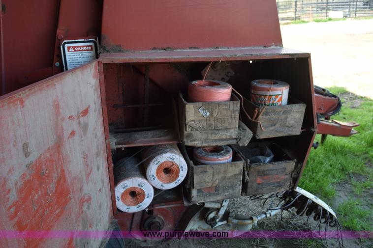 image for item E6297 1983 Hesston 5580 round baler