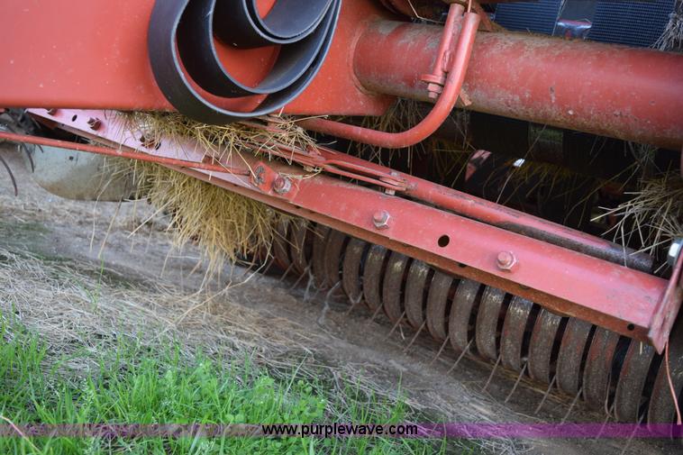 image for item E6297 1983 Hesston 5580 round baler