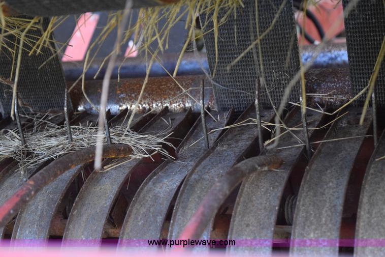 image for item E6297 1983 Hesston 5580 round baler