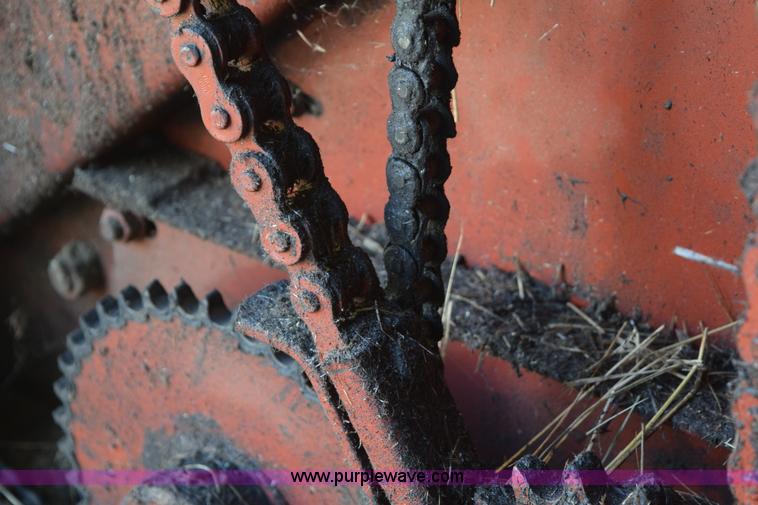 image for item E6297 1983 Hesston 5580 round baler