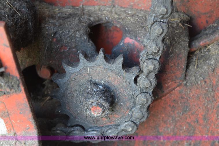 image for item E6297 1983 Hesston 5580 round baler