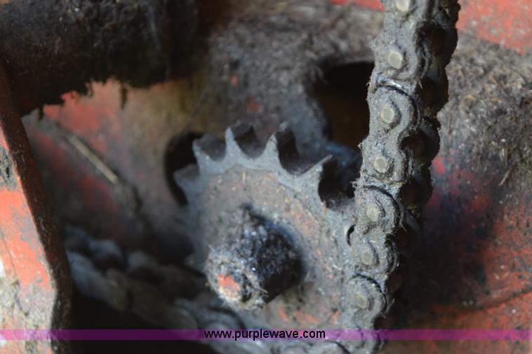 image for item E6297 1983 Hesston 5580 round baler