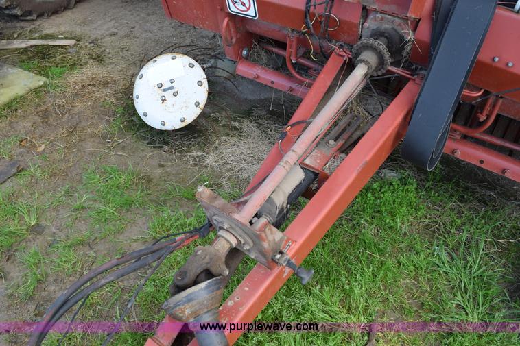 image for item E6297 1983 Hesston 5580 round baler
