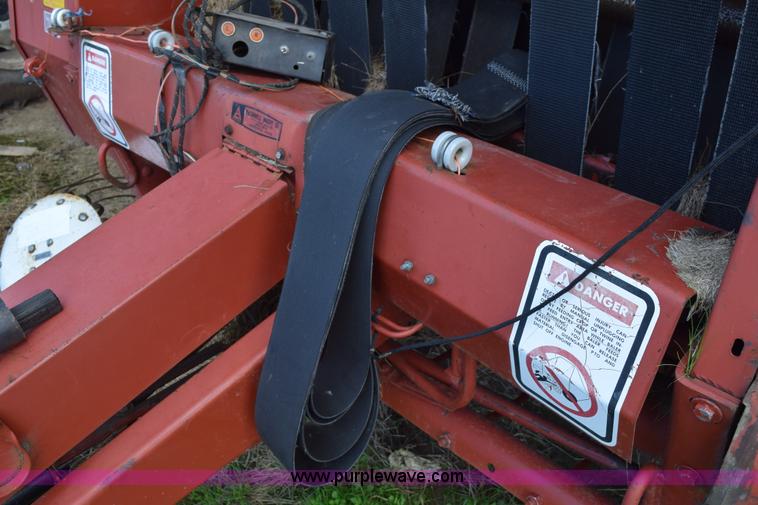 image for item E6297 1983 Hesston 5580 round baler