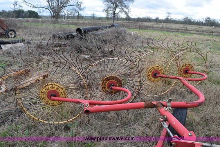 image for item E6301 Tonutti RCS8 hay rake