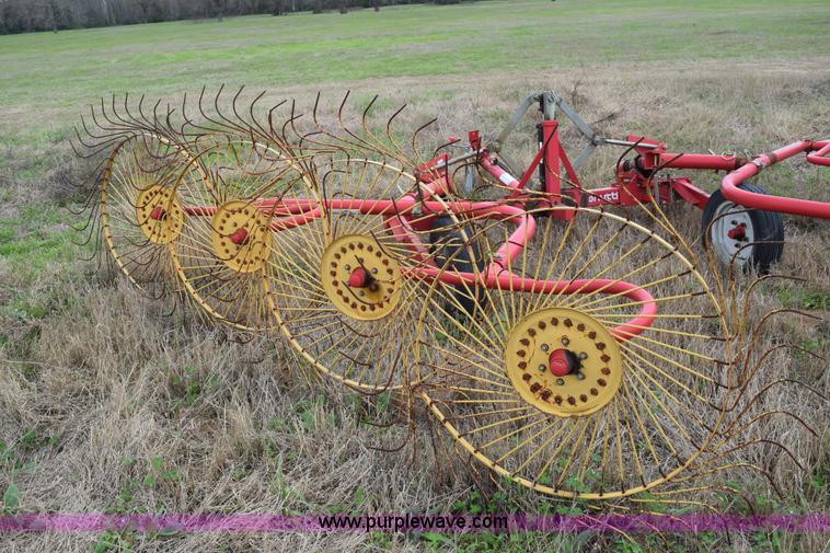 image for item E6301 Tonutti RCS8 hay rake