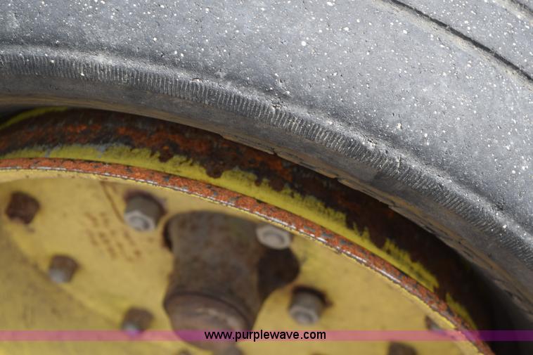 image for item E6302 John Deere HX20 batwing mower