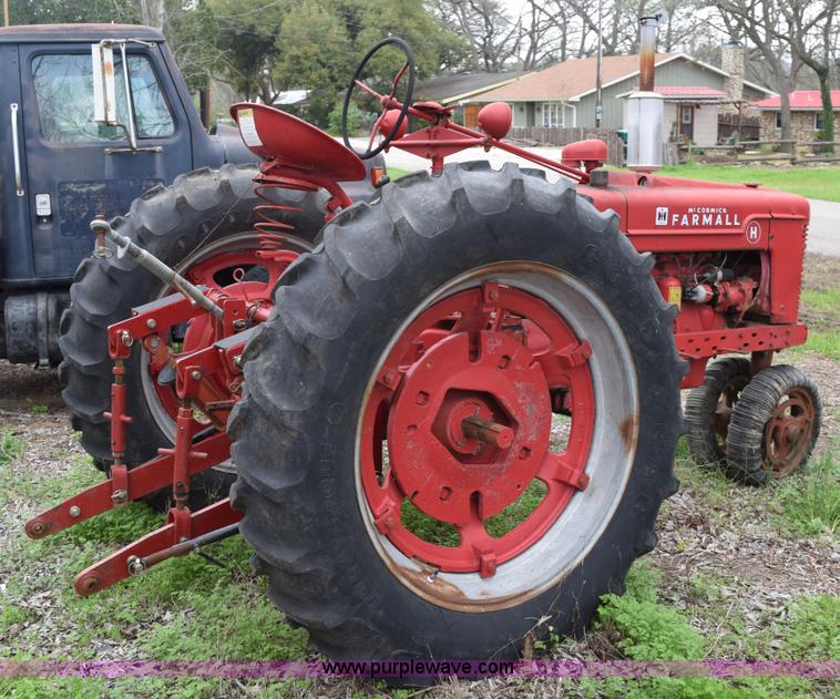 image for item E6304 1951 International Farmall H tractor
