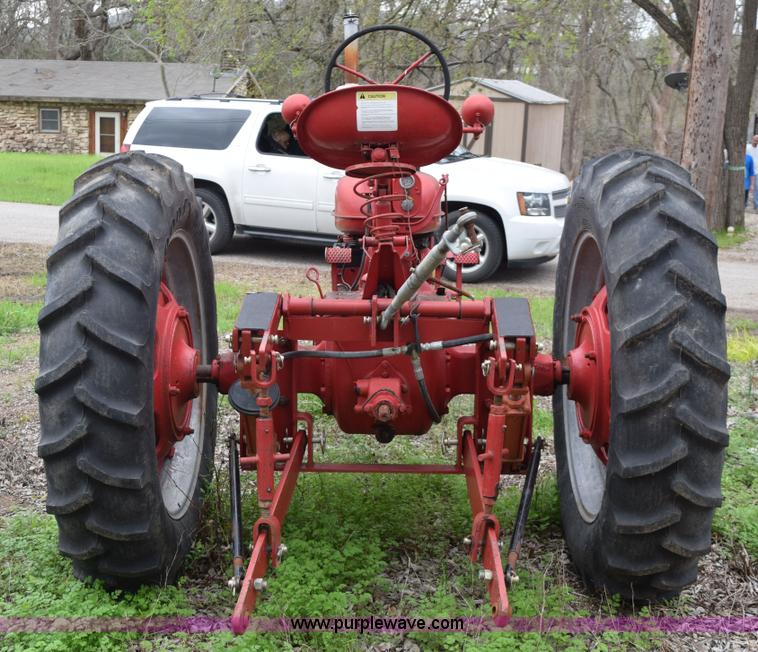 image for item E6304 1951 International Farmall H tractor