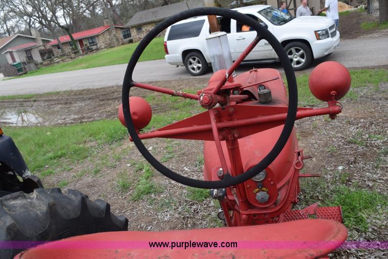 image for item E6304 1951 International Farmall H tractor