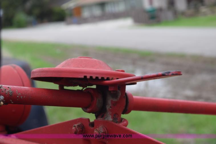 image for item E6304 1951 International Farmall H tractor