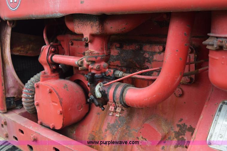 image for item E6304 1951 International Farmall H tractor